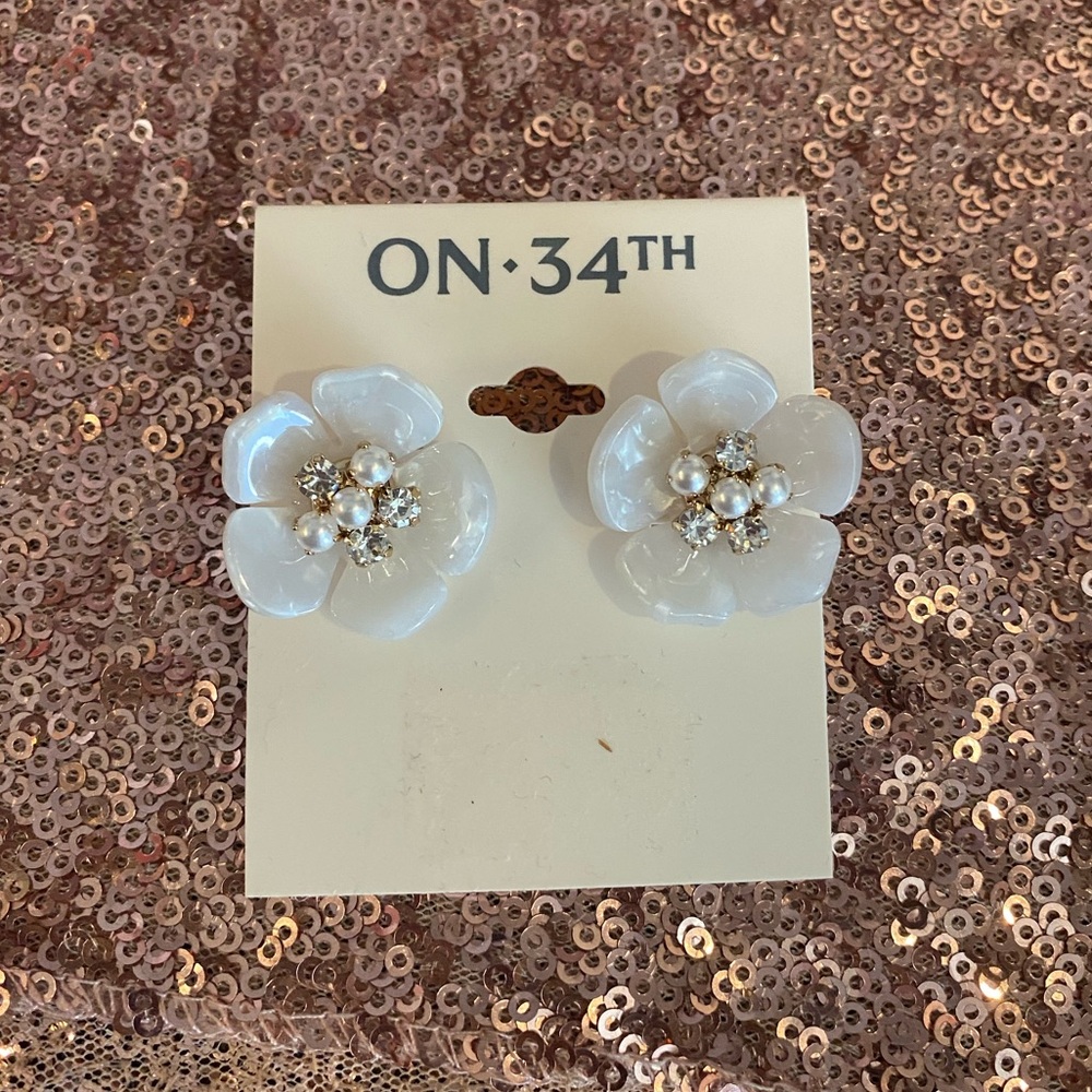 On•34th flower earrings